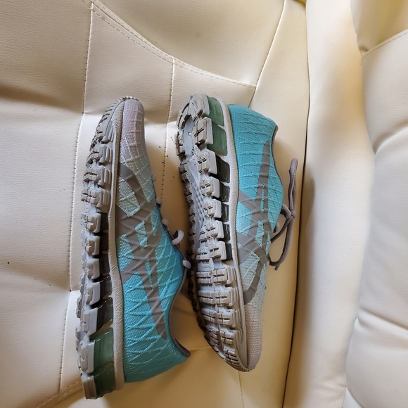 Like new ASICS - Picture 4 of 6